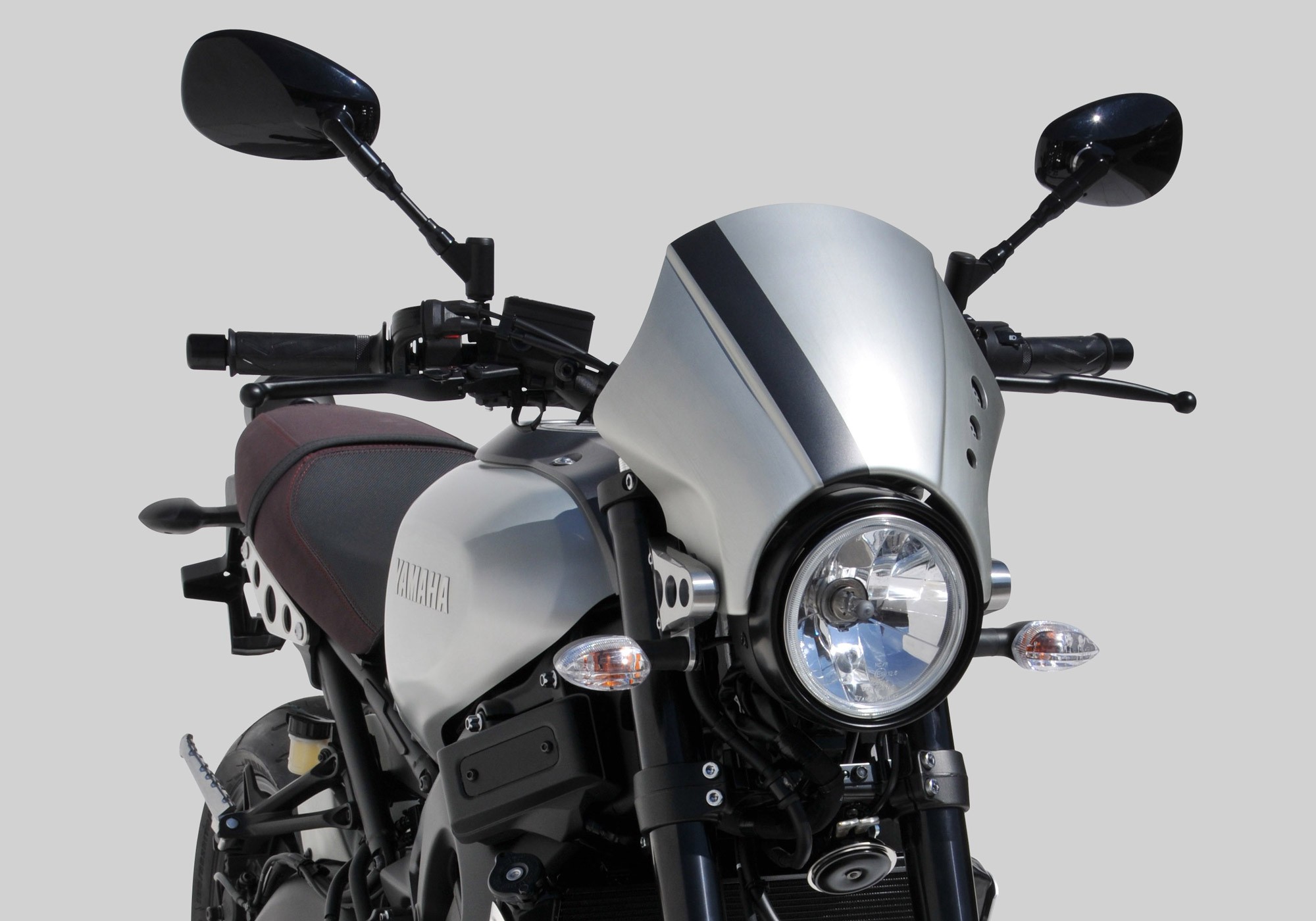 BODYSTYLE Sportsline Scheinwerferverkleidung silber Garage Metal ABE passt für Yamaha XSR900