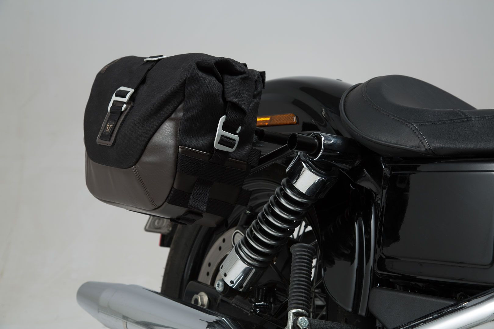 SW-Motech Legend Gear Seitentaschen-System LC passt für Harley-Davidson Dyna Wide Glide(09-17)
