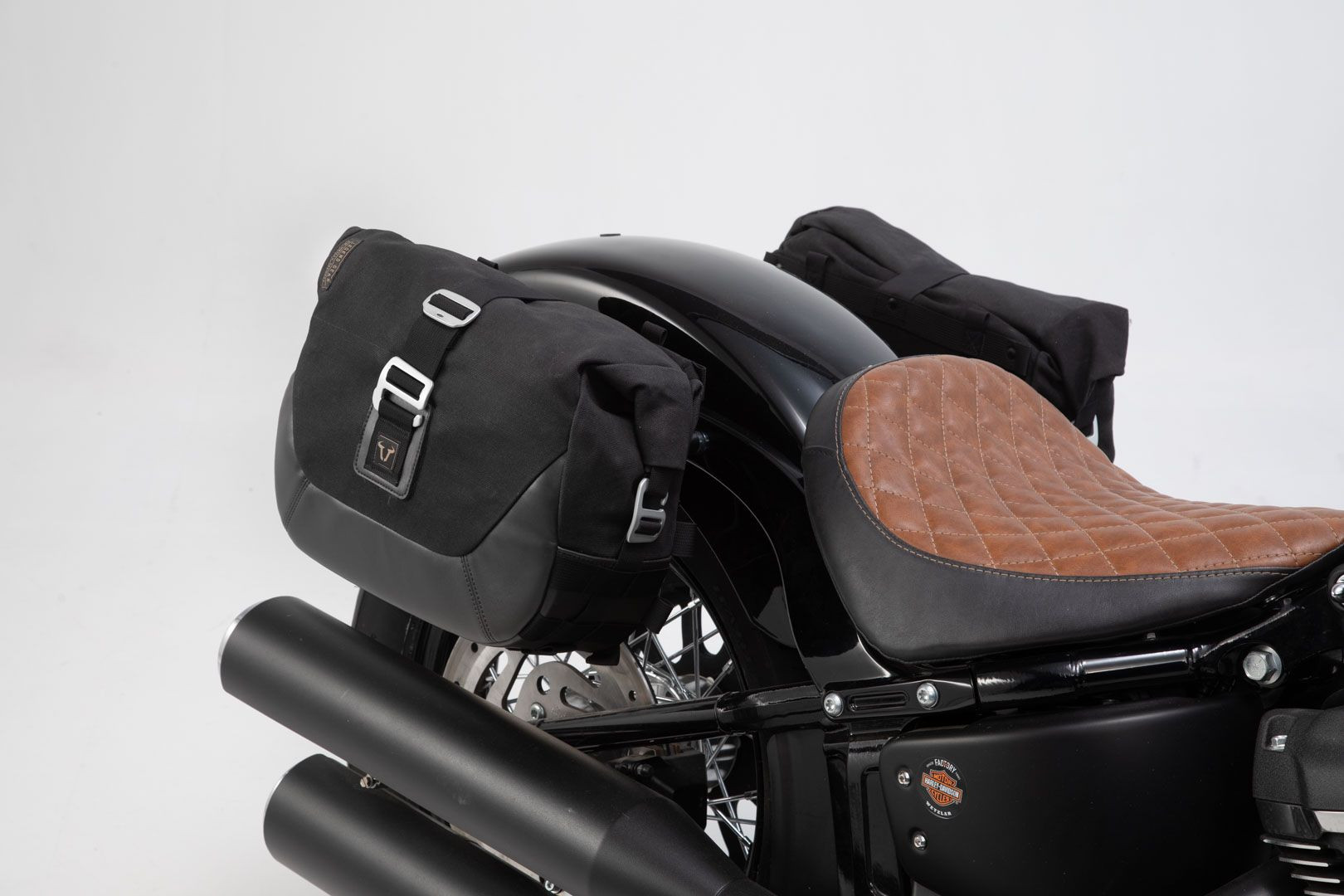 SW-Motech Legend Gear Seitentaschen-System LC Black Edition passt für Harley-Davidson Softail Str Bob(17-),Standard(20-)