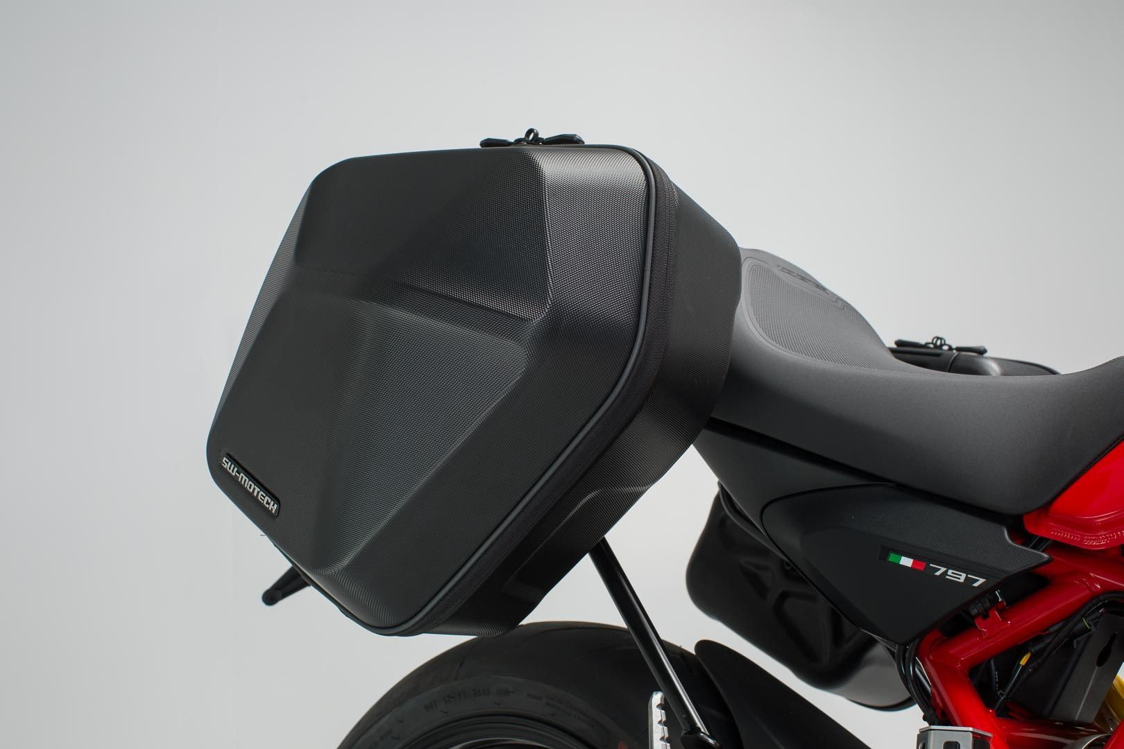 SW-Motech URBAN ABS Seitenkoffer-System 2x 16,5l   passt für Ducati Monster 797(16-)