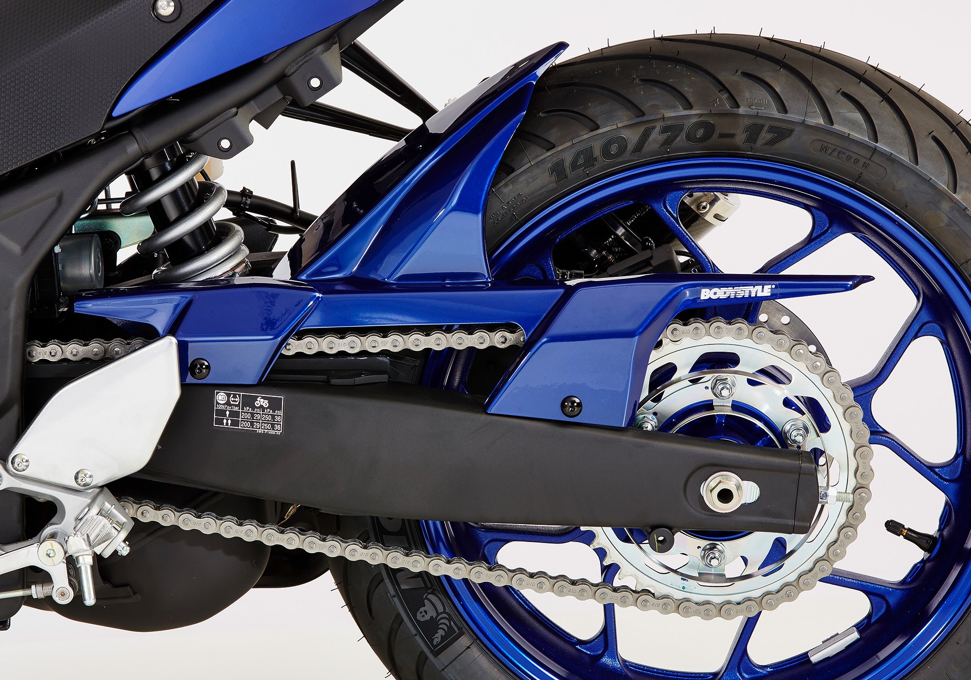 BODYSTYLE Sportsline Hinterradabdeckung blau Race Blu ABE passt für Yamaha MT-03, YZF-R3