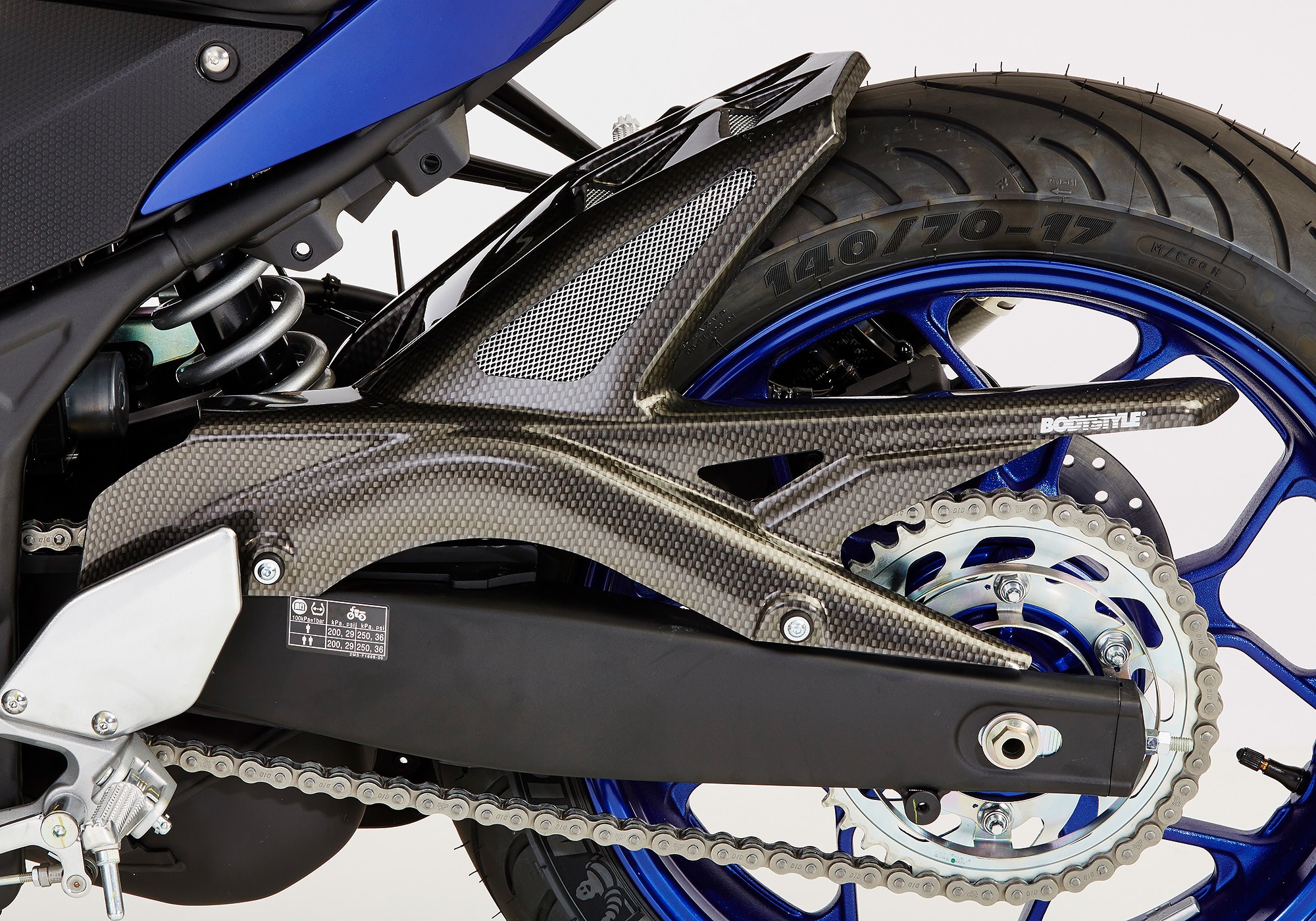 BODYSTYLE Raceline Hinterradabdeckung Carbon Look ABE passt für Yamaha MT-03, YZF-R3