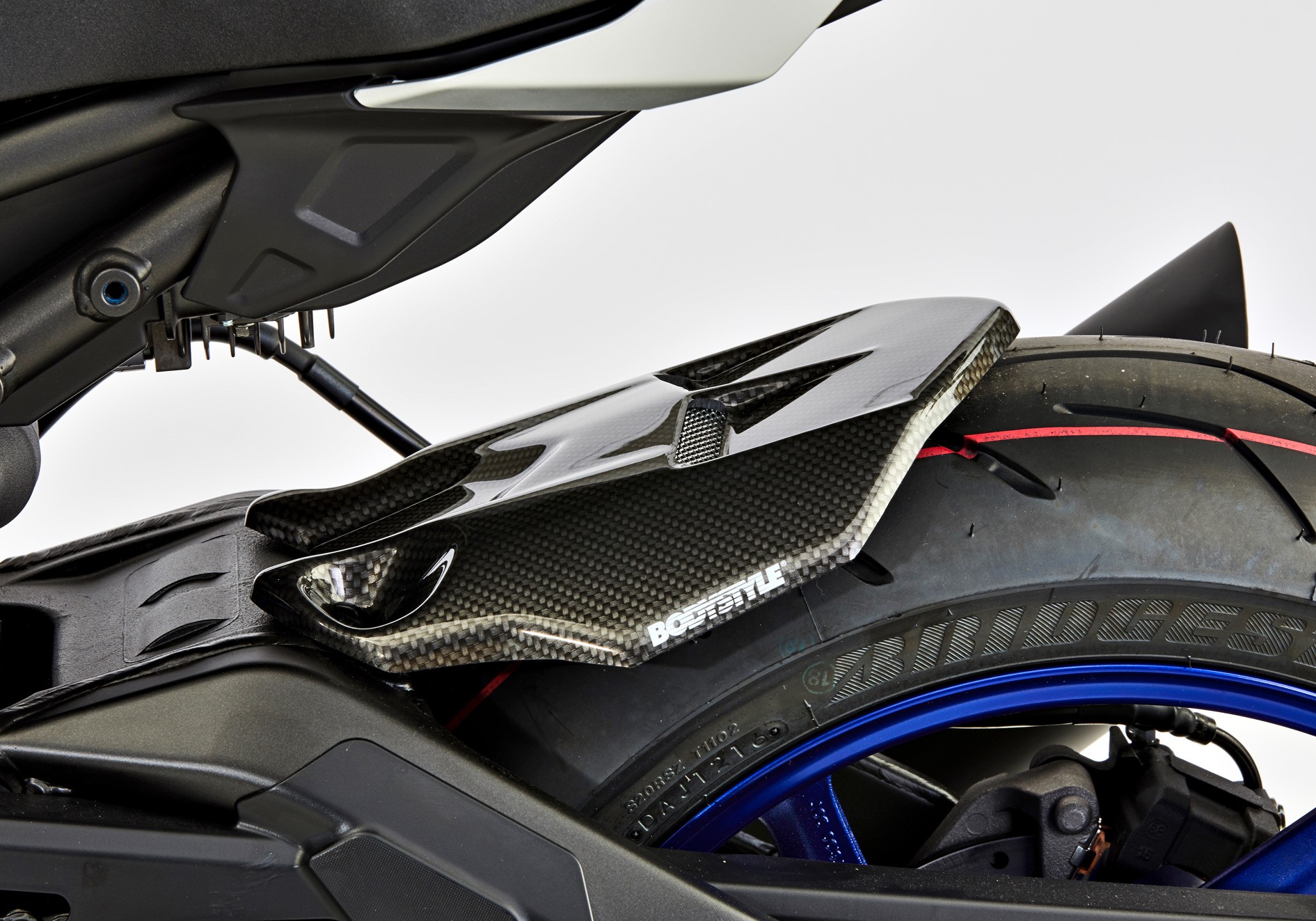 BODYSTYLE Raceline Hinterradabdeckung Carbon Look ABE passt für Yamaha YZF-R1, & M