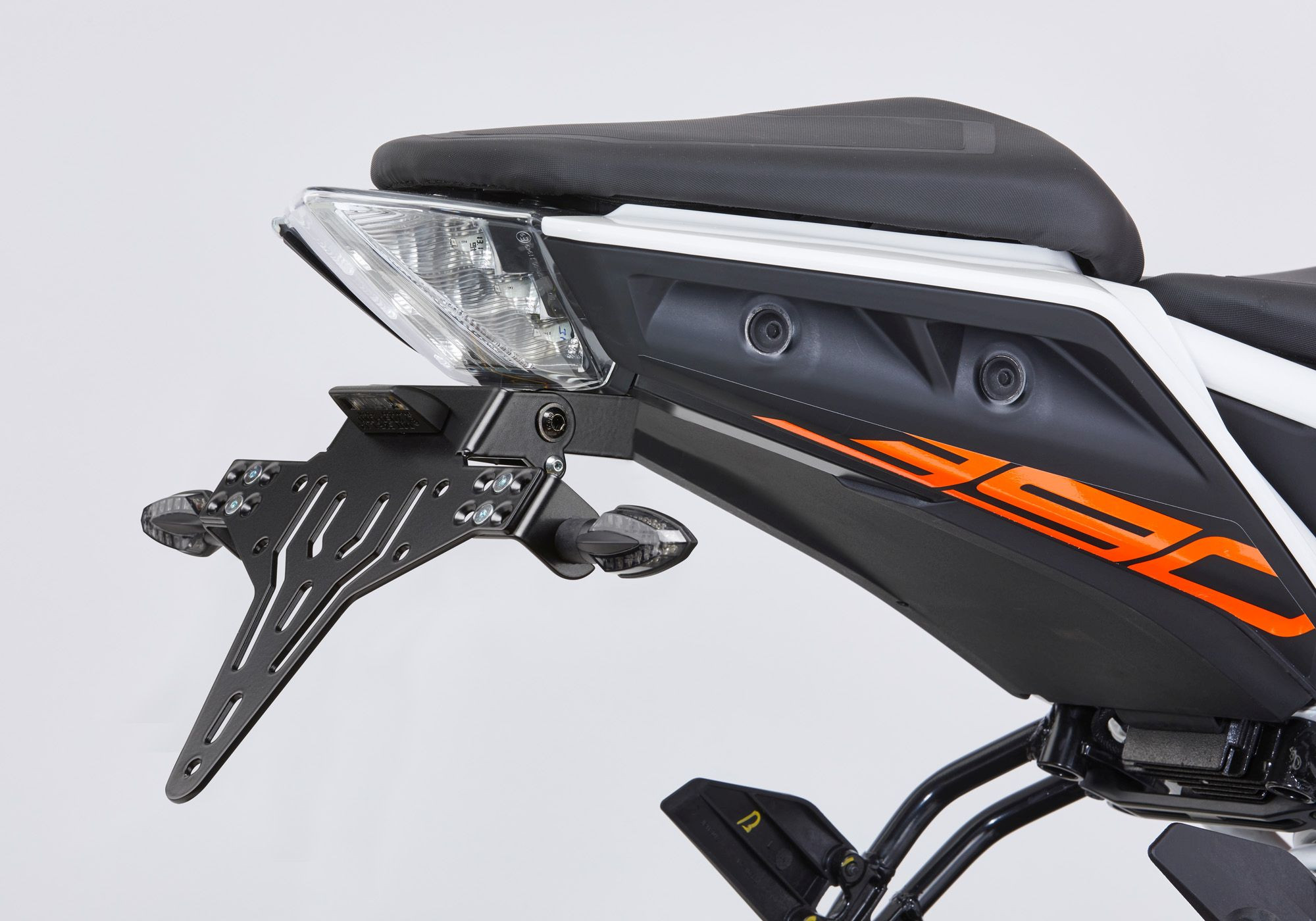 PROTECH V-SHAPE Kennzeichenhalterset schwarz passt für KTM 125 Duke(17-23)/250 D
