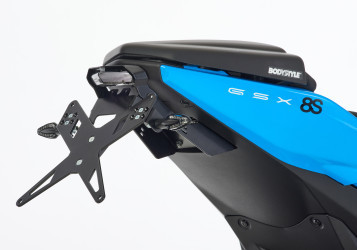 PROTECH X-SHAPE Kennzeichenhalter mit LED-Rücklicht schwarz passt für SUZUKI GSX