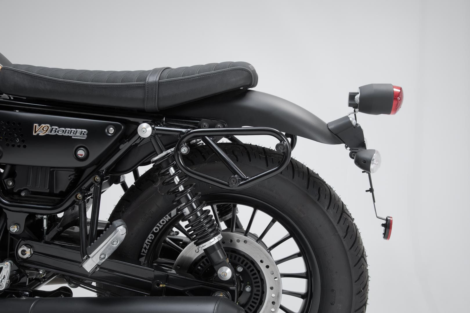SW-Motech SLC Seitenträger links passt für Moto Guzzi V9 Roamer/Bobber(15-)