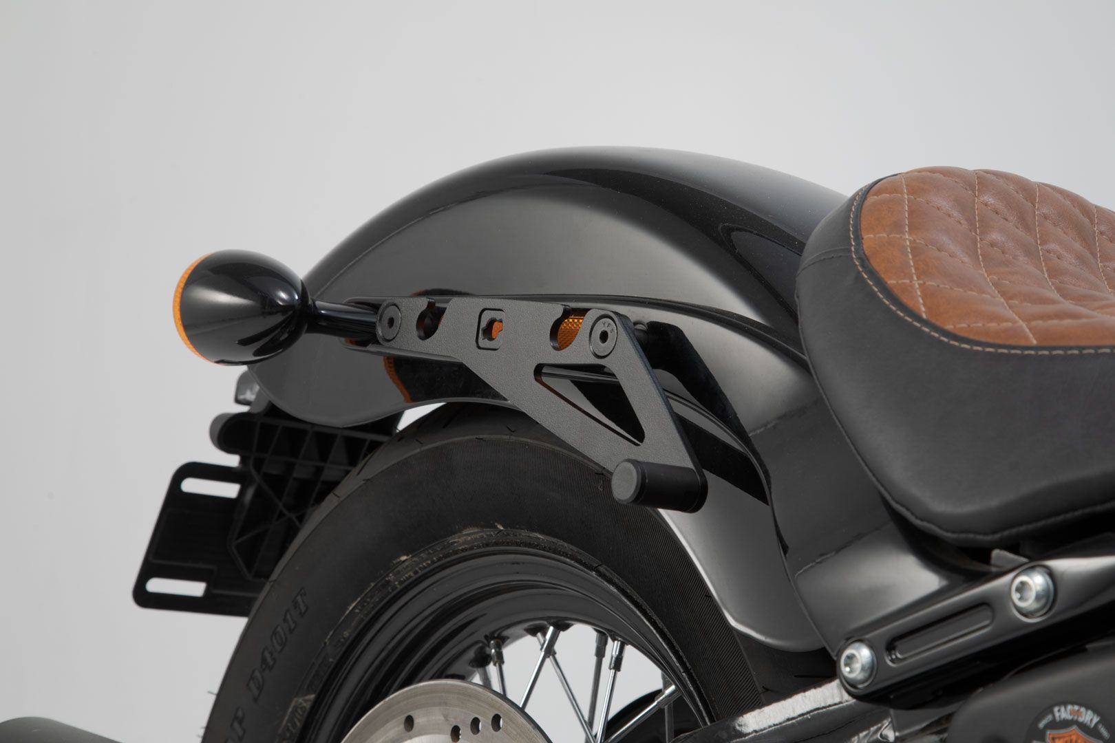 SW-Motech SLH Seitenträger LH1 rechts passt für Harley-DavidsonStreet Bob/Slim/Standard für LH1