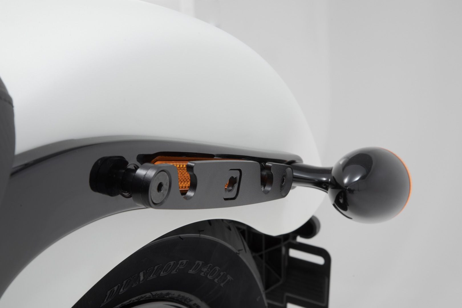 SW-Motech SLH Seitenträger LH2 links passt für Harley-Davidson Softail   Slim(17-)für LH2