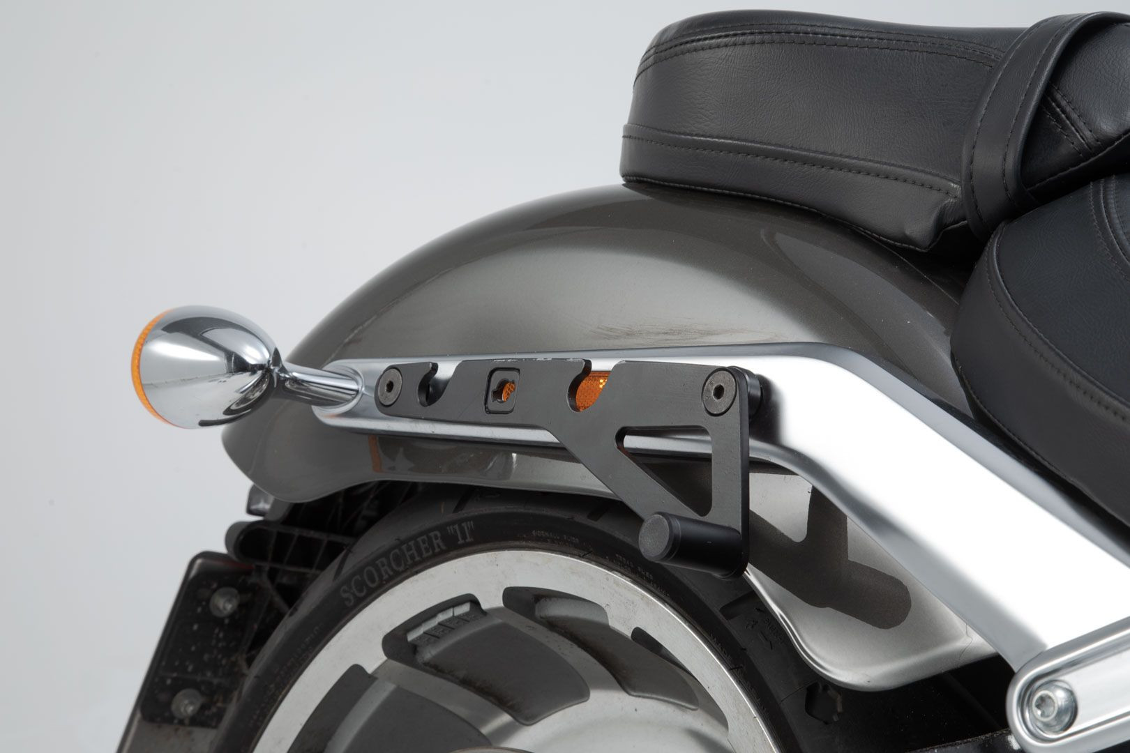 SW-Motech SLH Seitenträger LH1 rechts passt für Harley-Davidson Fat Boy/S, Breakout/S(17-)für LH1