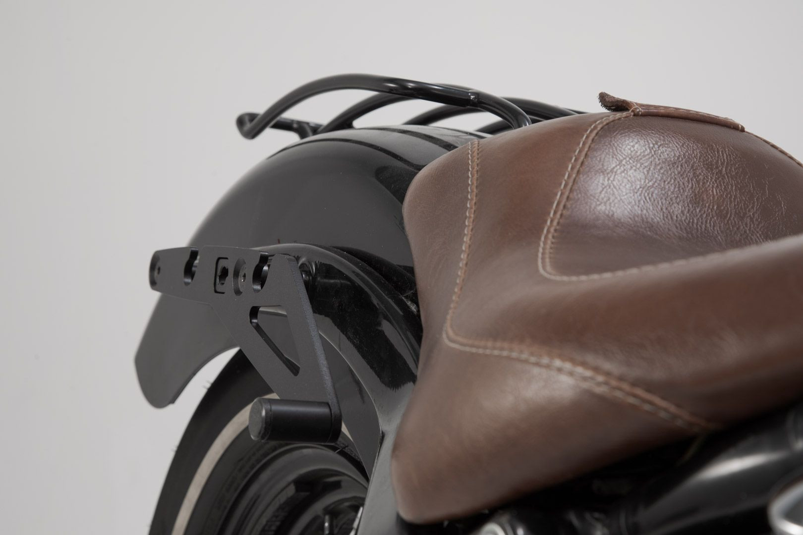 SW-Motech SLH Seitenträger rechts Harley-Davidson Softail Slim(12-17) St.