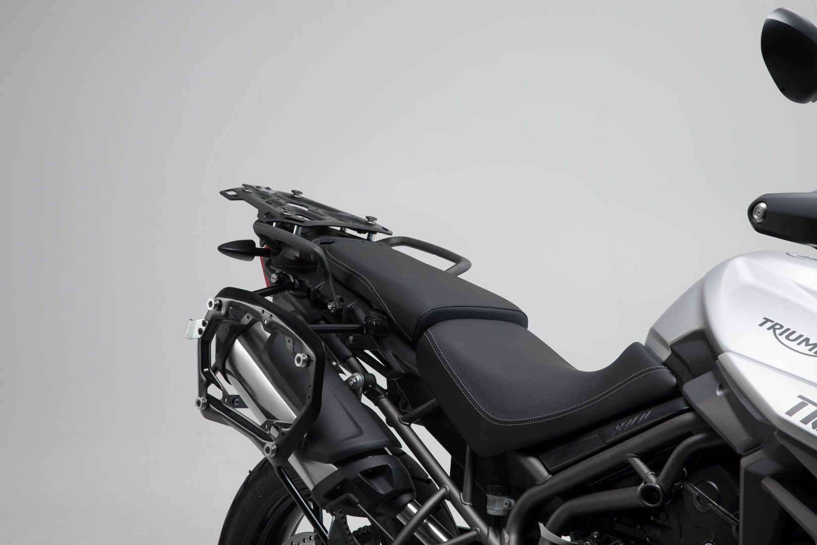 SW-Motech PRO Seitenträger Schwarz  passt für Triumph Tiger 800 Modelle(10-)