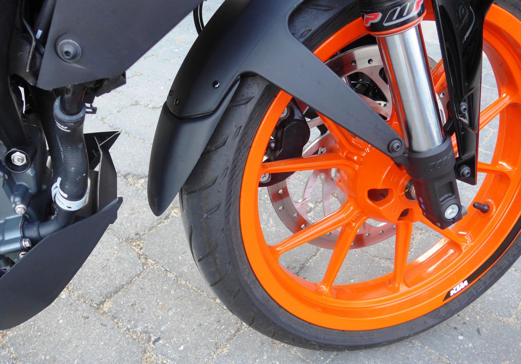 BODYSTYLE Kotflügelverlängerung vorne schwarz-matt passt für KTM 125 Duke(17-23)