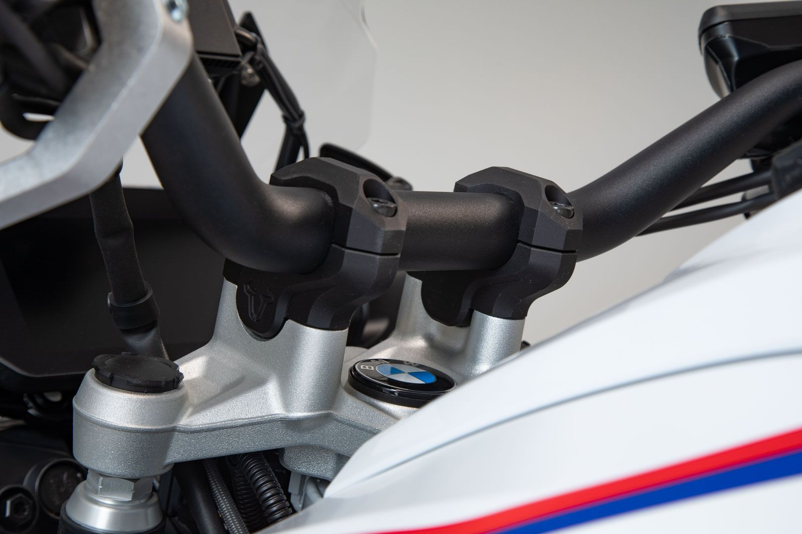 SW-Motech Lenkerverlegung H=32 mm Verlegung um 20 mm Schwarz passt für BMW-Modelle