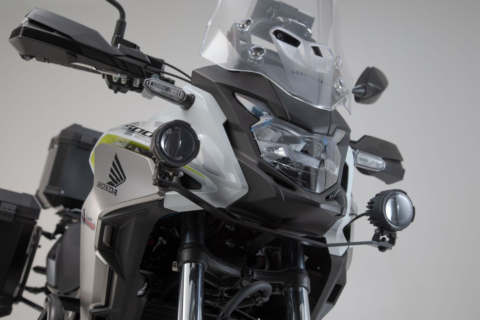 SW-Motech Scheinwerfer-Halter schwarz Honda CB500X(18-) Satz