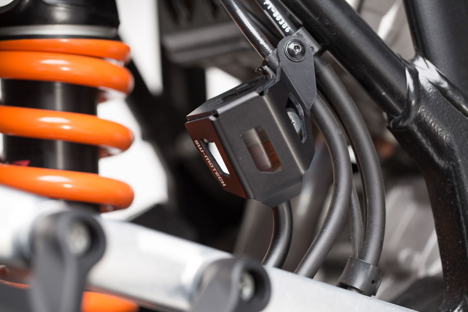 SW-Motech Bremsflüssigkeitsbehälter-Schutz schwarz KTM 1050/1090/1190 Adv,1290 SAdv. St.