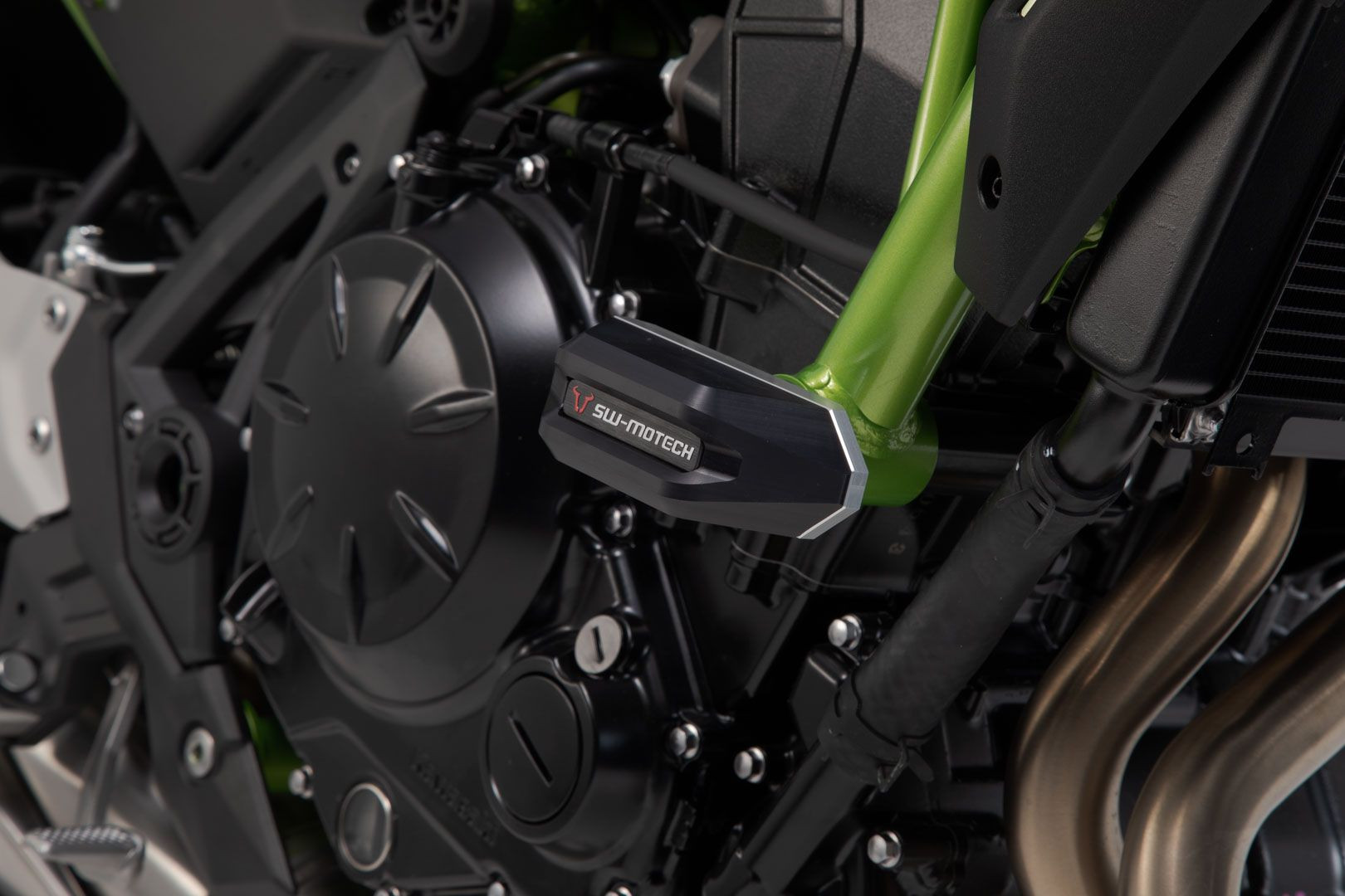 SW-Motech Sturzpad-Kit Schwarz passt für Kawasaki Z650(16-)/Z650RS(21-)