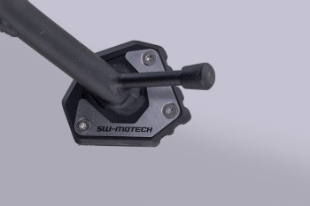 SW-Motech Seitenständerfuß-Verbreiterung Schwarz/Silbern passt für Benelli Leoncino 800/800 Trail