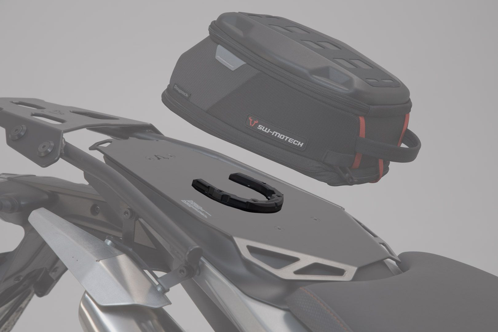 SW-Motech PRO Tankring für STEEL-RACK/SEAT-RACK Gepäckträger Für PRO Tankrucksäcke Schwarz